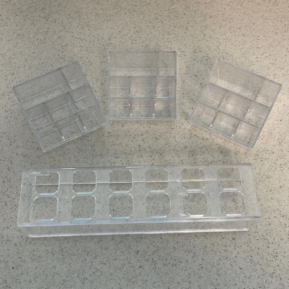 Set of plexiglass lipstick holders